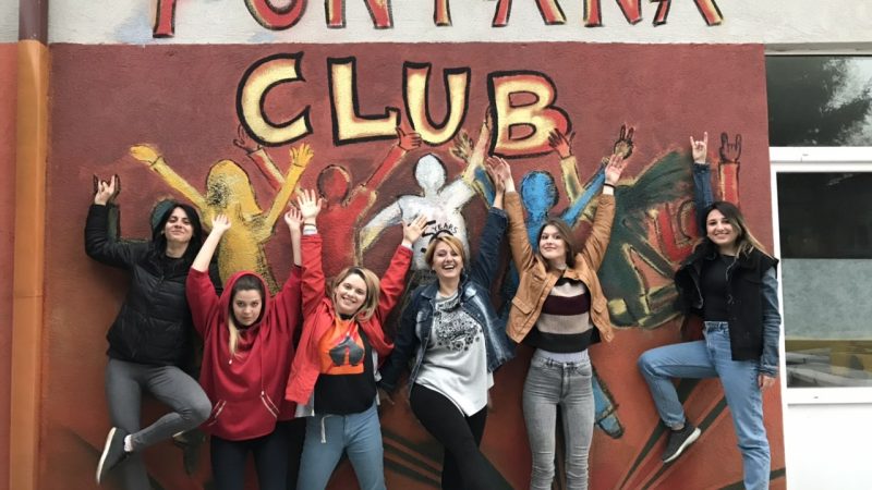 Посакувам нашиот полуматурски „журка“ модел да ги зарази и другите училишта