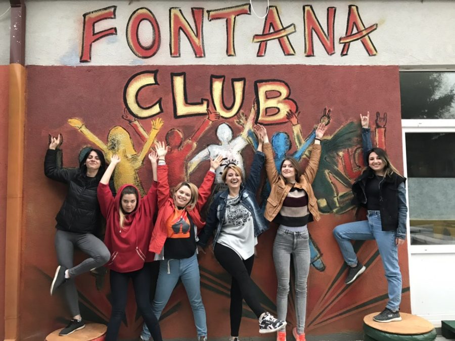 Посакувам нашиот полуматурски „журка“ модел да ги зарази и другите училишта