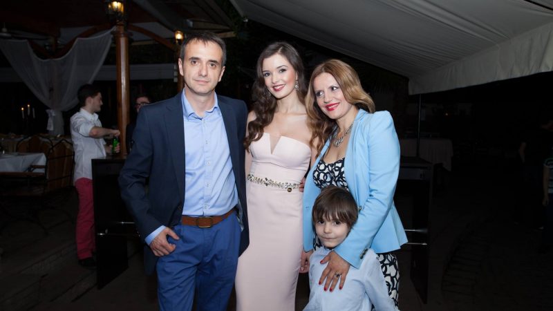 Родена под среќна ѕвезда – Вики Ристоска – Чадиковска